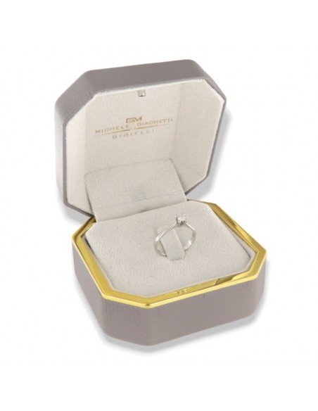 Anello Oro Bianco Solitario Castone Quadro Diamante 0,12 Carati [0c7dbcb6]