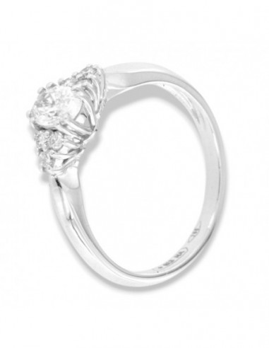 Anello Oro Bianco Solitario Diamante Ovale 0,42 Carati Contorno Diamanti Laterali 0,12 Carati [9df5b5f8]